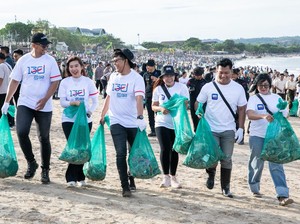 Dukung Gerakan ASRI, BRI Peduli Bersih-Bersih Pantai Kedonganan