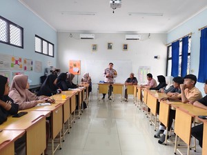 Tekan Pengangguran, Bripka Asep Bantu 130 Warga Ikut Kejar Paket A, B, C Gratis