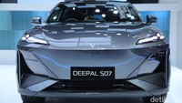 Selain Lumin, Changan juga menampilkan Deepal S07 sebagai E-SUV premium dengan pendekatan desain futuristik dan karakter sporty.