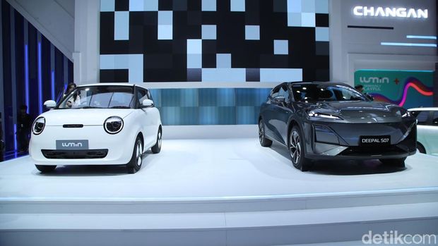 Changan debut di IIMS 2026 dengan dua mobil listrik baru. Lumin dan Deepal S07 hadir membawa fitur modern serta harga resmi.