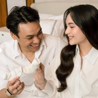 Potret Chelsea Islan Umumkan Kehamilan, Pamer Bare Baby Bump yang Sudah Besar