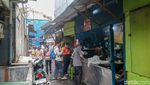 Di Lorong Sempit Pasar Baru, Ko Atek Jaga Cita Rasa Cakue Legendaris