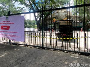 Batal Berwisata, Askur Kecewa Bandung Zoo Disegel!