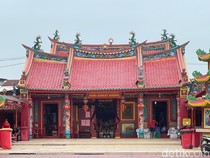 Persiapan Kelenteng Jelang Imlek 2026 di Palembang Sederhana dan Sarat Makna