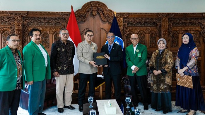 Fadli Zon Bahas Penguatan Sejarah dengan Mendiktisaintek dan UNAS