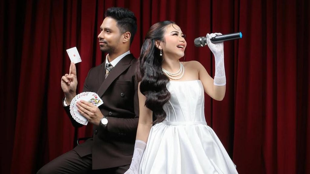 Pesulap Aladull Resmi Menikah dengan Penyanyi Lady Rara
