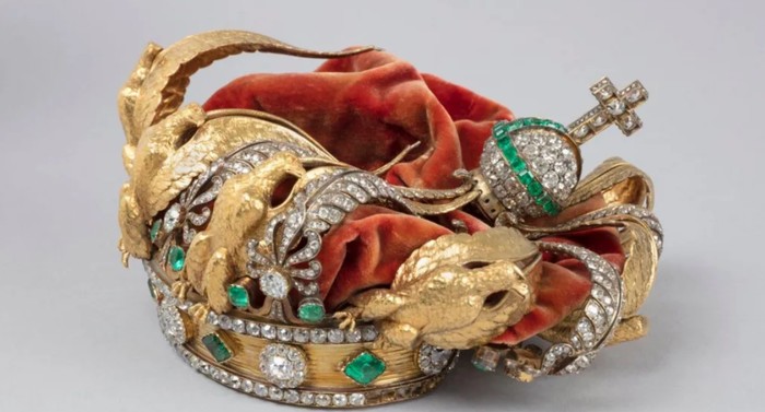 Mahkota Permaisuri Eugenie yang Sempat Rusak Mulai Diperbaiki Museum Louvre