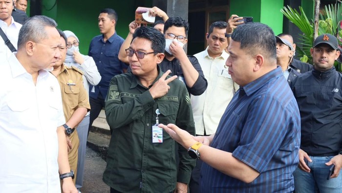 Zulhas Minta PLTSa Makassar Pindah ke TPA Antang Imbas Protes Warga Tamalanrea