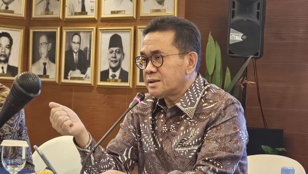Menteri Perdagangan (Mendag) Budi Santoso saat konferensi pers di Auditorium Kemendag, Jakarta, Jumat (6/2/2026). (CNBC Indonesia/Martyasari Rizky)