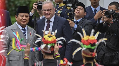 Momen Prabowo Sambut PM Australia dalam Kunjungan Kenegaraan di Istana