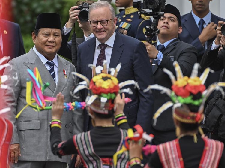 Momen Prabowo Sambut PM Australia dalam Kunjungan Kenegaraan di Istana