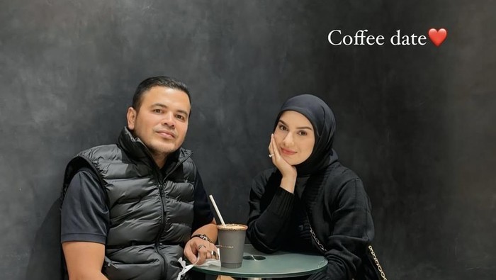 Momen Romantiis Irish Bella dan Haldy Sabri saat Ngopi Bareng di Kafe