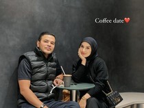 Momen Romantis Irish Bella dan Haldy Sabri saat Ngopi Bareng di Kafe