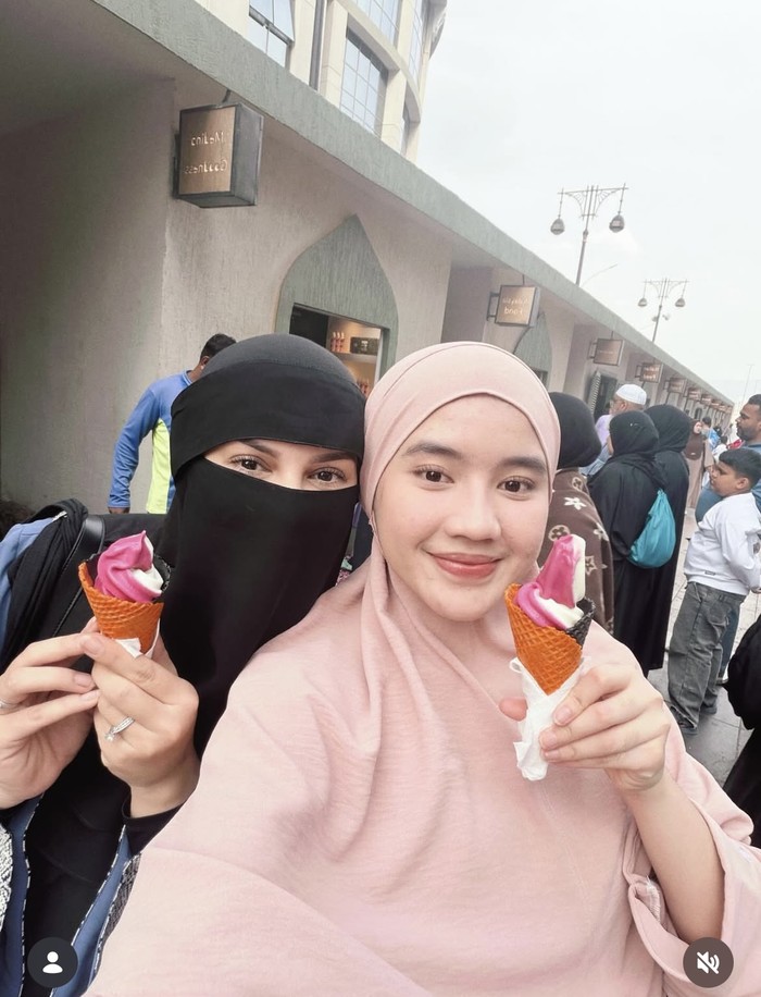 Momen Romantiis Irish Bella dan Haldy Sabri saat Ngopi Bareng di Kafe