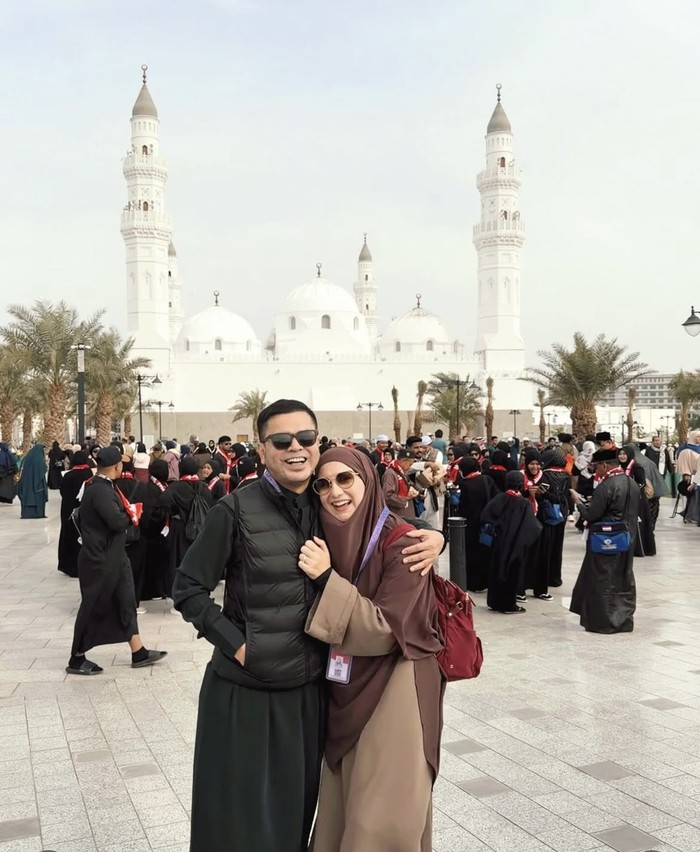 Momen Romantiis Irish Bella dan Haldy Sabri saat Ngopi Bareng di Kafe