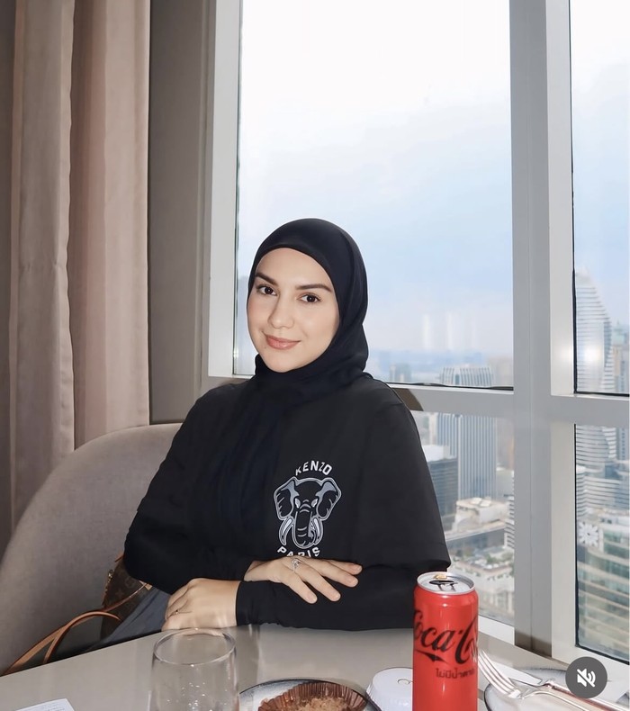 Momen Romantiis Irish Bella dan Haldy Sabri saat Ngopi Bareng di Kafe