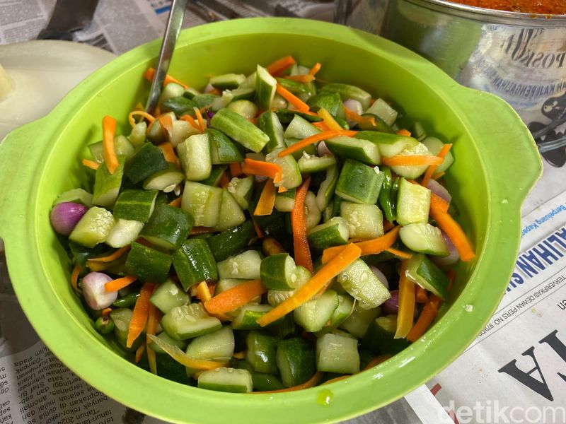 Nasi Uduk Ibu Enin Legendaris dari Tahun 1970-an di Gunung Sahari, Jakpus.
