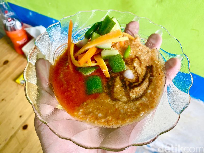 Nasi Uduk Ibu Enin Legendaris dari Tahun 1970-an di Gunung Sahari, Jakpus.