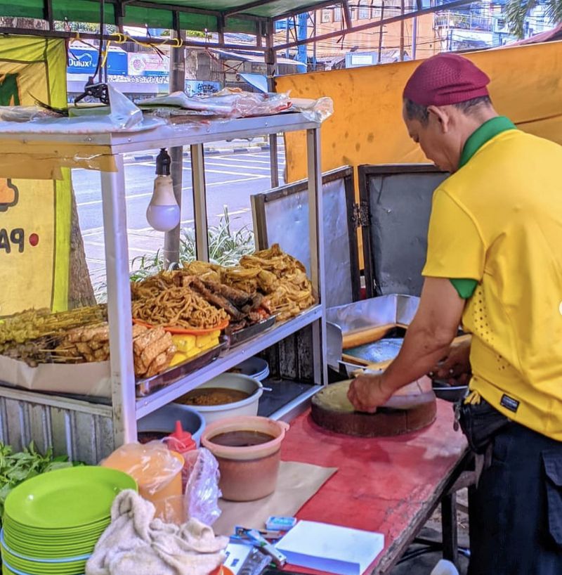 Nasi uduk legendaris Jakarta Nasi uduk legendaris Jakarta