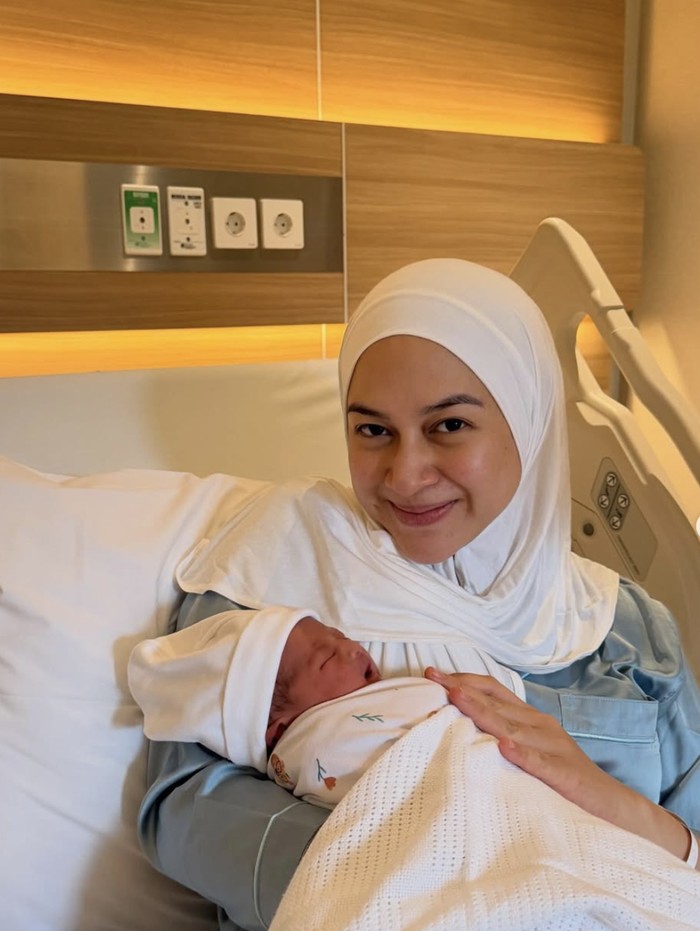 Nina Zatulini dan Natasha Rizki