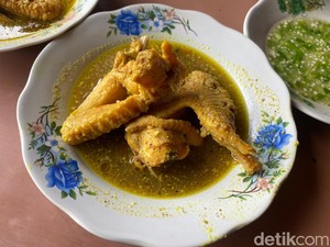 Video: Setia Jual Satu Menu Opor Ayam Kuning Betawi Sejak 1970-an