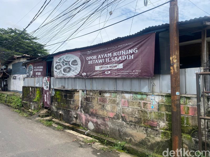 Opor Ayam Kuning Betawi H. Saadih Tampilan Opor Ayam Kuning Betawi H. Saadih