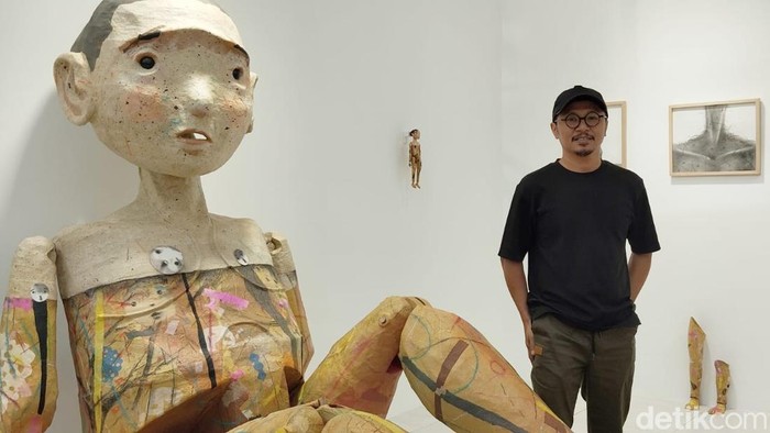 Patung Lembam Karya Iwan Effendi di Art Jakarta Papers 2026