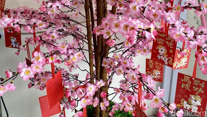 Makna Pernak-pernik di Balik Kemeriahan Imlek 2026