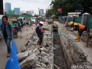 Video Curhat Driver Ojol Sepi Orderan Imbas Pembangunan Flyover Latumenten