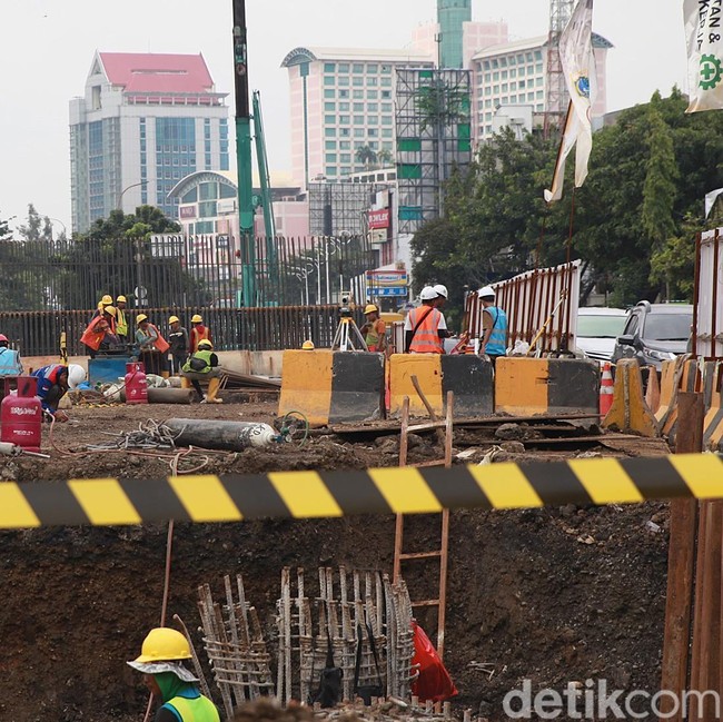 Proyek Flyover Latumenten Dikebut untuk Urai Macet Simpang Rel