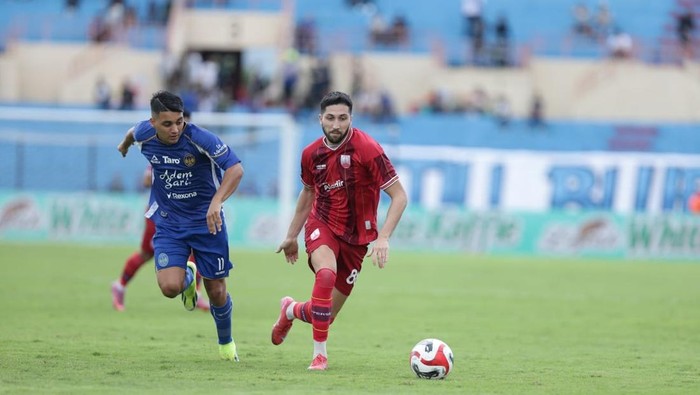 Laga PSIM Jogja melawan Persis Solo pada pekan ke-20 Super League 2025/2026, di Stadion Stadion Sultan Agung (SSA), DIY, Jumat (6/2/2026).