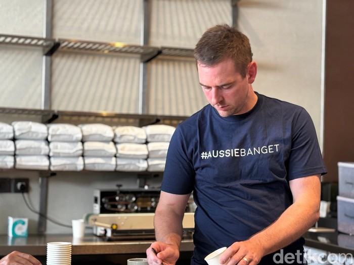 Runner-up MasterChef Australia Callum Hann Naksir Biji Kopi Manggarai dan Karo.