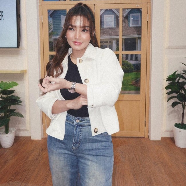 Penampilan Siti Badriah Usai 2 Bulan Oplas Payudara-Fat Graft