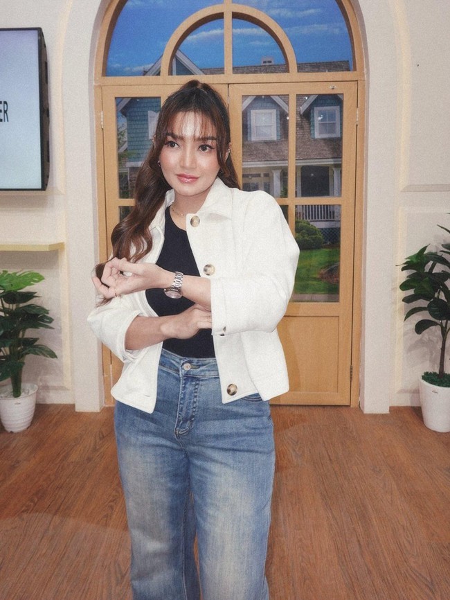 Penampilan Siti Badriah Usai 2 Bulan Oplas Payudara-Fat Graft