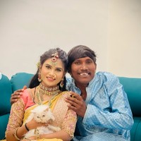 Di media sosial Suraj juga kerap membagikan momen kebersamaannya dengan sang istri. Kedanya tampak kompak dan mesra. Foto: Instagram/@official_suraj_chavan1151