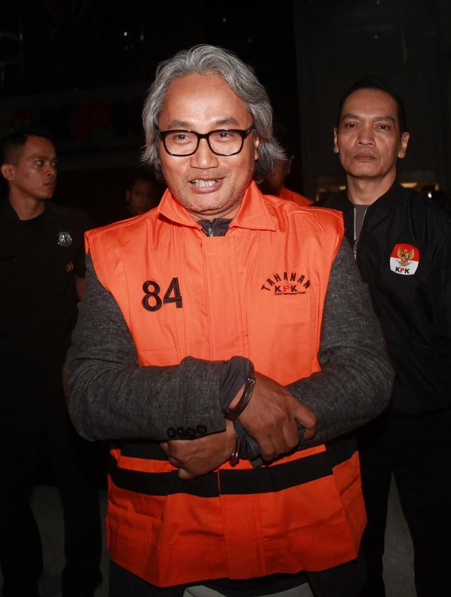 Senyum Sedekap Mulyono, Tersangka Suap Pajak di Banjarmasin