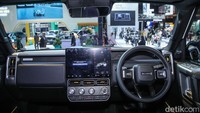 V23 menggunakan penggerak roda belakang dengan pilihan baterai 60 kWh dan 82 kWh. 