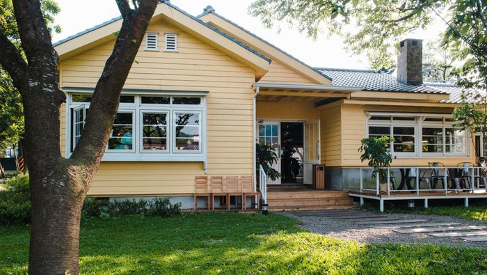 8 Tips Fengsui Teras Depan Rumah agar Nyaman dan Membawa Energi Positif