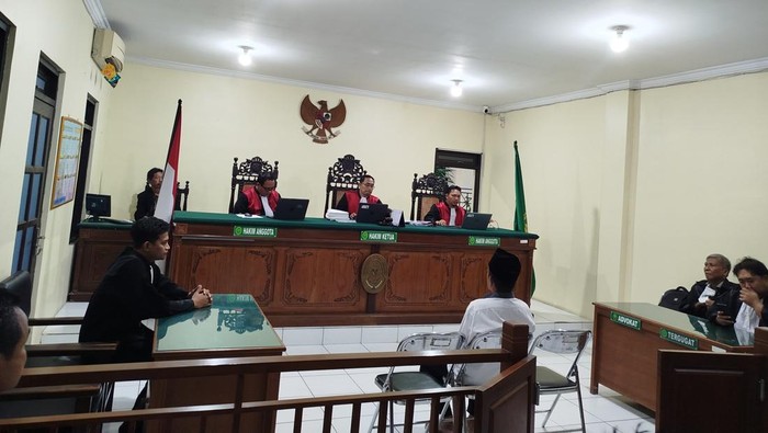 Anggota DPRD Kebumen Khanifudin Terdakwa Penipuan Divonis 2 Tahun Bui