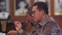Sejumlah program lain seperti Bina Diskon Lebaran, Merdeka Madness, dan Indonesia Shopping Festival turut menopang belanja nasional.