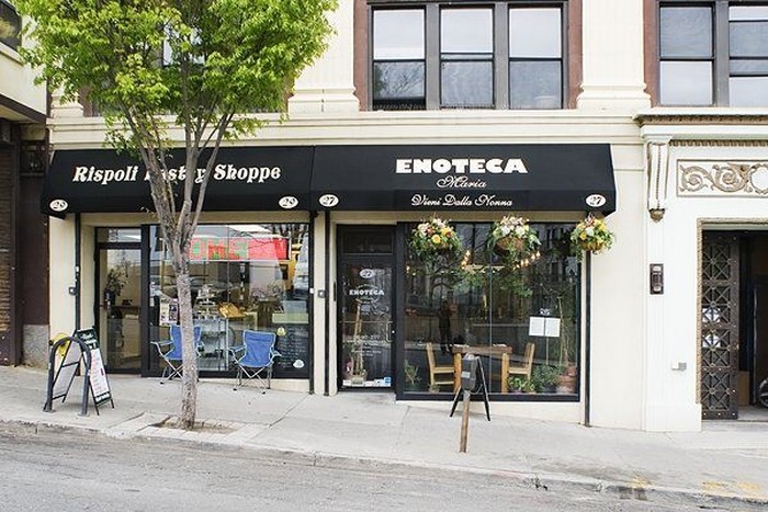 Unik! Di Resto Ini Semua Chefnya Nenek-nenek dari Penjuru Dunia