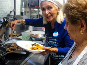 Tempat Makan Baru di SCBD hingga Aksi Nenek-nenek Jadi Chef Restoran