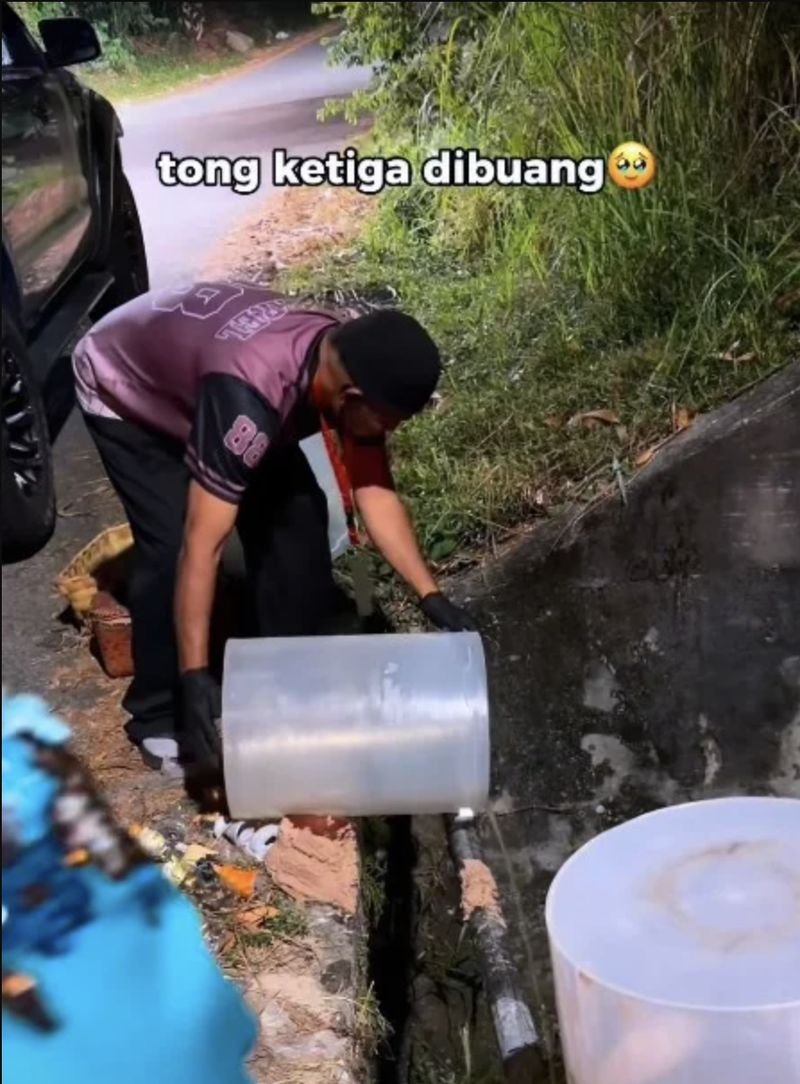 Waduh! 300 Kg Kuah Laksa Dibuang Penjual, Kenapa Ya?