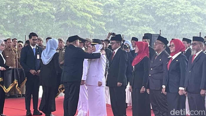 Wali Kota Makassar Munafri Appi Arifuddin melantik 109 pejabat baru lingkup Pemkot Makassar.