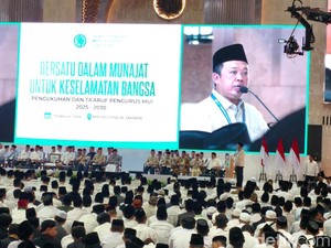 Pengukuhan Pengurus MUI Diiringi Doa Bersama untuk Korban Bencana Sumatera