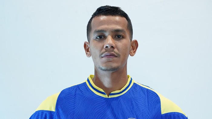 Arema FC Datangkan Full Back Berpengalaman Leo Guntara