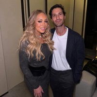 Pendiri sekaligus creative director Levuma, Ali Khalil, mengungkapkan kebanggaannya melihat karya mereka dikenakan oleh sang diva di acara global tersebut. (Foto: Instagram/@levuma)