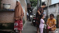 Berdasarkan catatan terbaru Badan Pusat Statistik (BPS) per September 2025, jumlah penduduk miskin di Indonesia turun merata di seluruh wilayah.