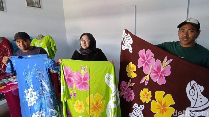 Kain Pantai Painting Perpaduan Canting dan Lukis Asal Probolinggo