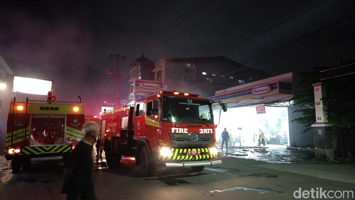Minimarket di Pringgading Semarang Terbakar, Sempat Ada Suara Ledakan